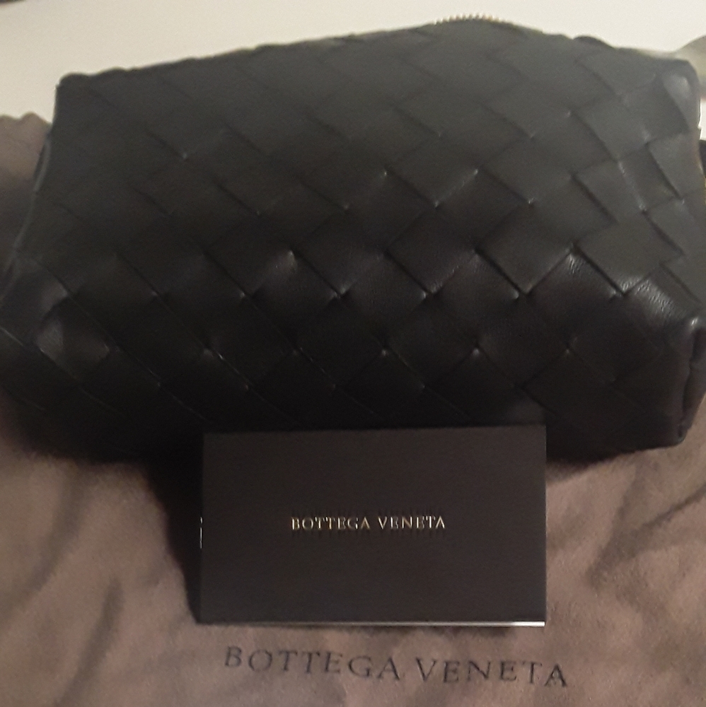 Bottega Veneta  clutch